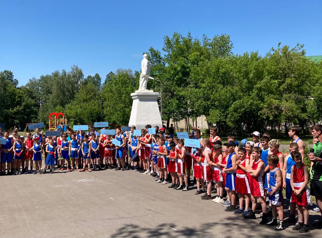 В городе Сурск прошло открытое первенство Городищенского района по боксу.